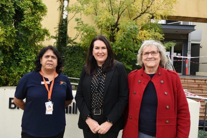 NSW Labor Senator Deborah O’Neill (Centre) Executive Operations Offi cer at Maari Ma Health, Nola Whyman (Left) and Broken Hill City Councillor Marion Browne (Right).