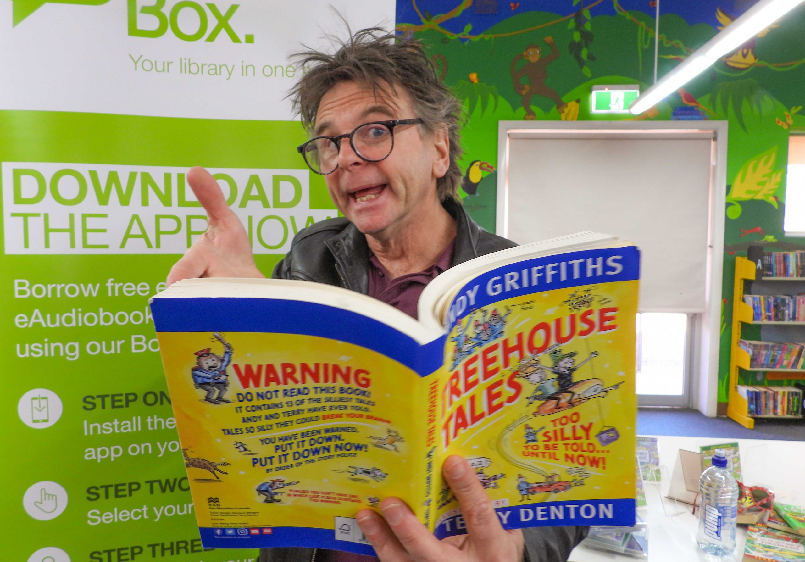 Stig Wemyss brought the words of Andy Griffiths’s Treehouse Tales to life at the Broken Hill Library on Thursday. PICTURES: BARRIER TRUTH