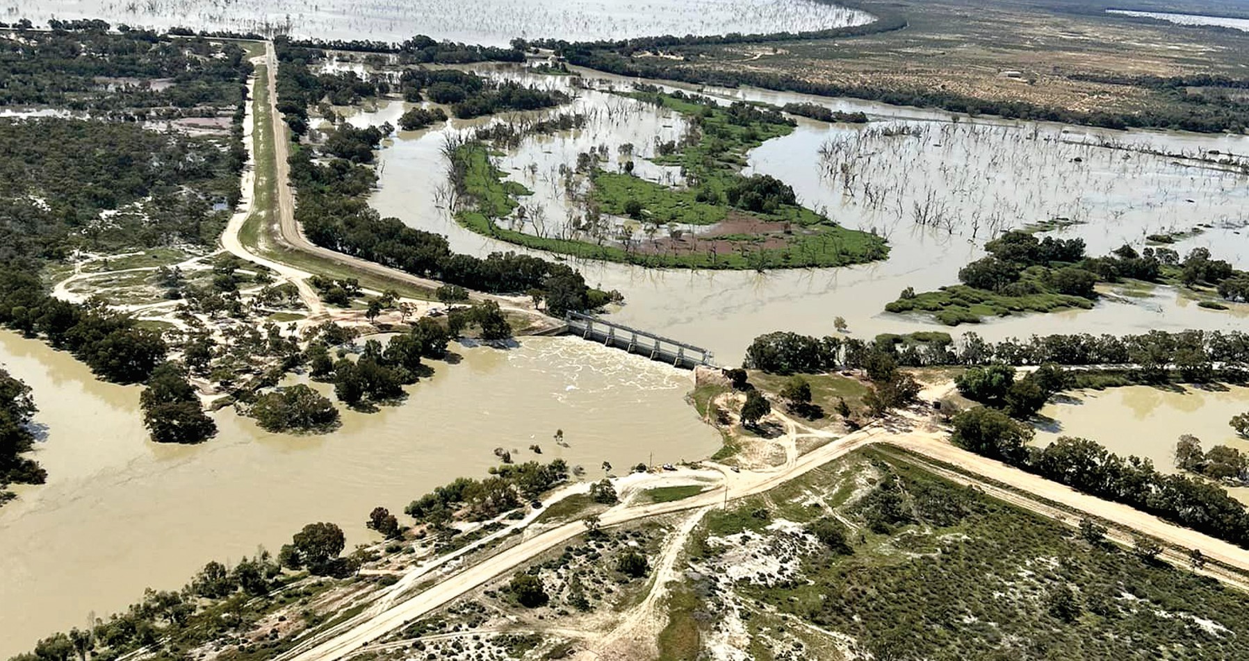 Menindee homes should ‘prepare to evacuate’ according to the SES.