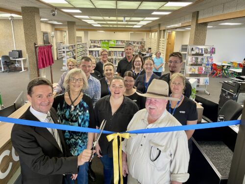 Opening of temporary library at Council Administrative Centre.